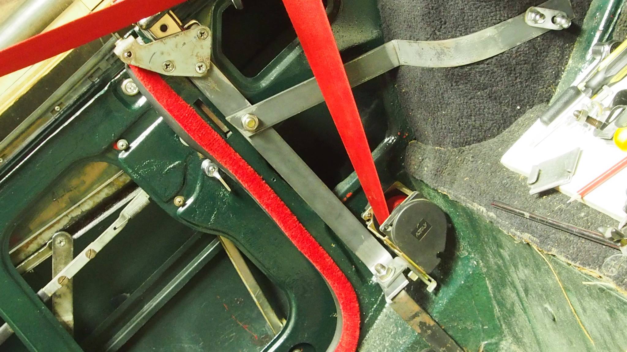 MGB MK1_enrouleur.JPG