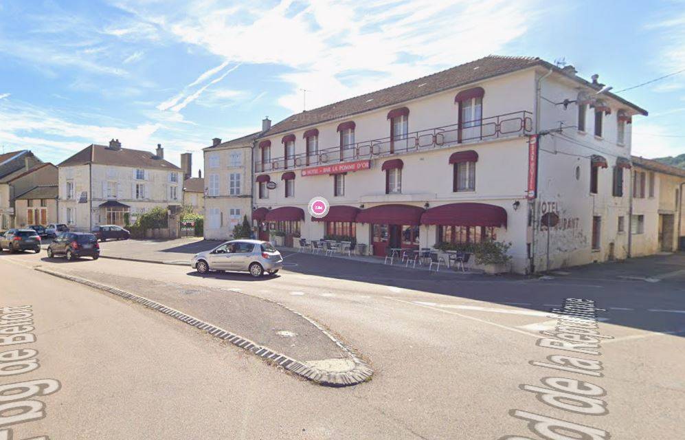 BAR SUR AUBE01.JPG
