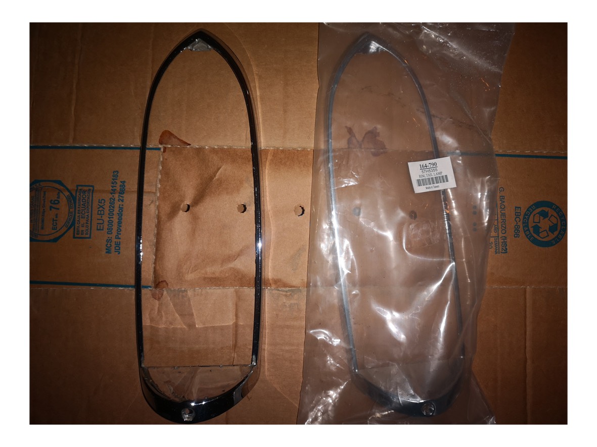 MG B C, garniture chrome feux arrière 1.jpg