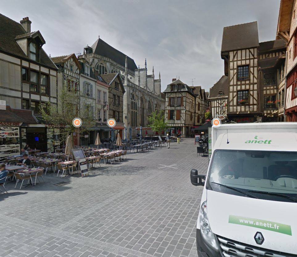troyes00A.JPG