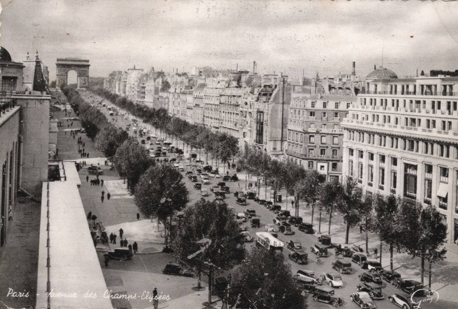 Paris Champs Elysées.jpg
