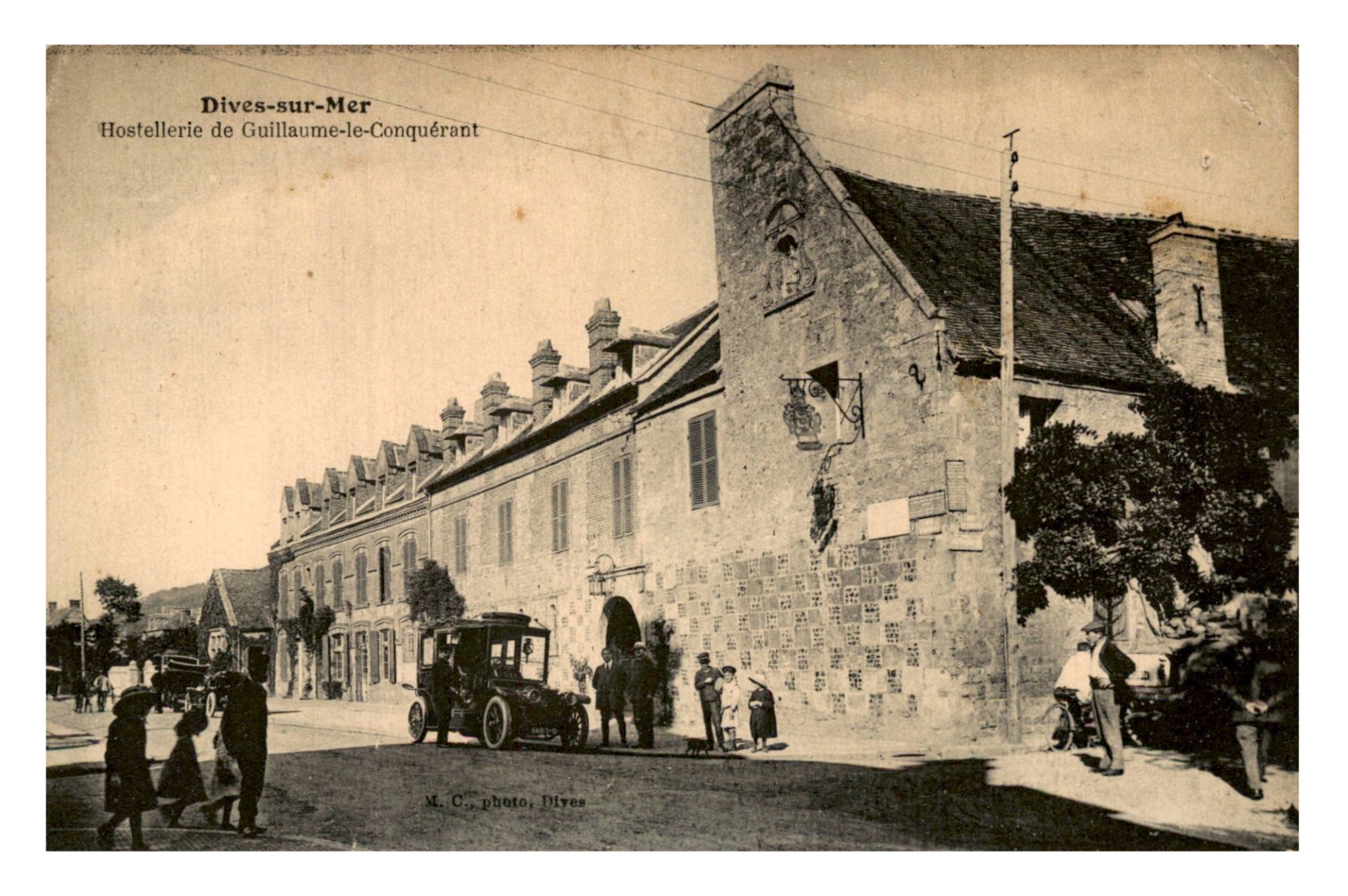 Dives sur Mer, Hôtellerie de Guillaume le Conquérant (MC photo Dives).jpg
