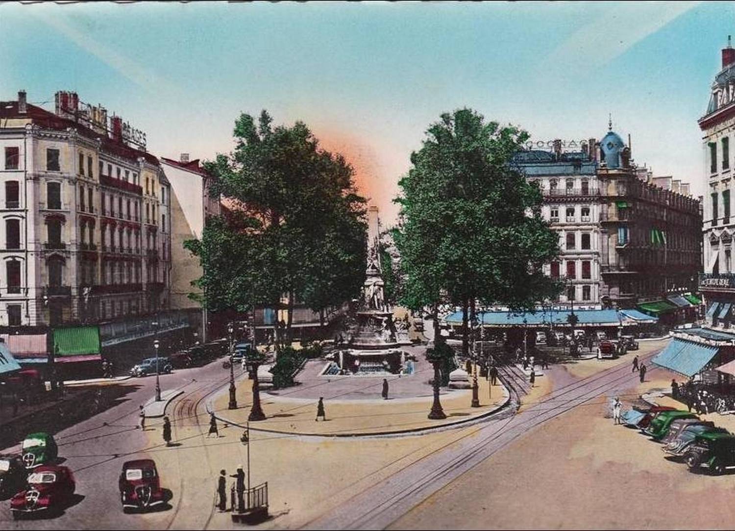 Lyon Pl de la Rép..jpg