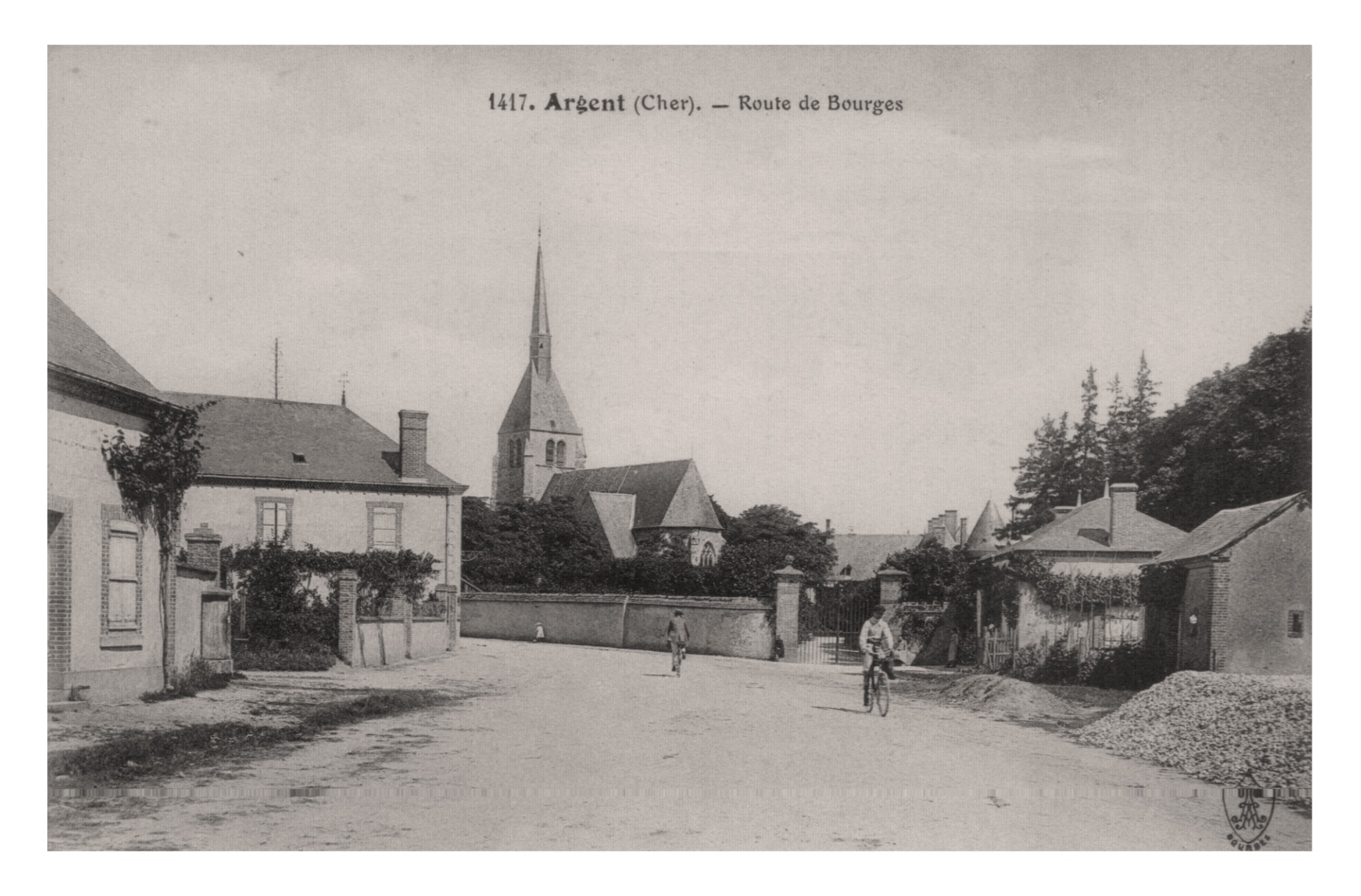 Argent (Cher) route de Bourges (1417).jpg