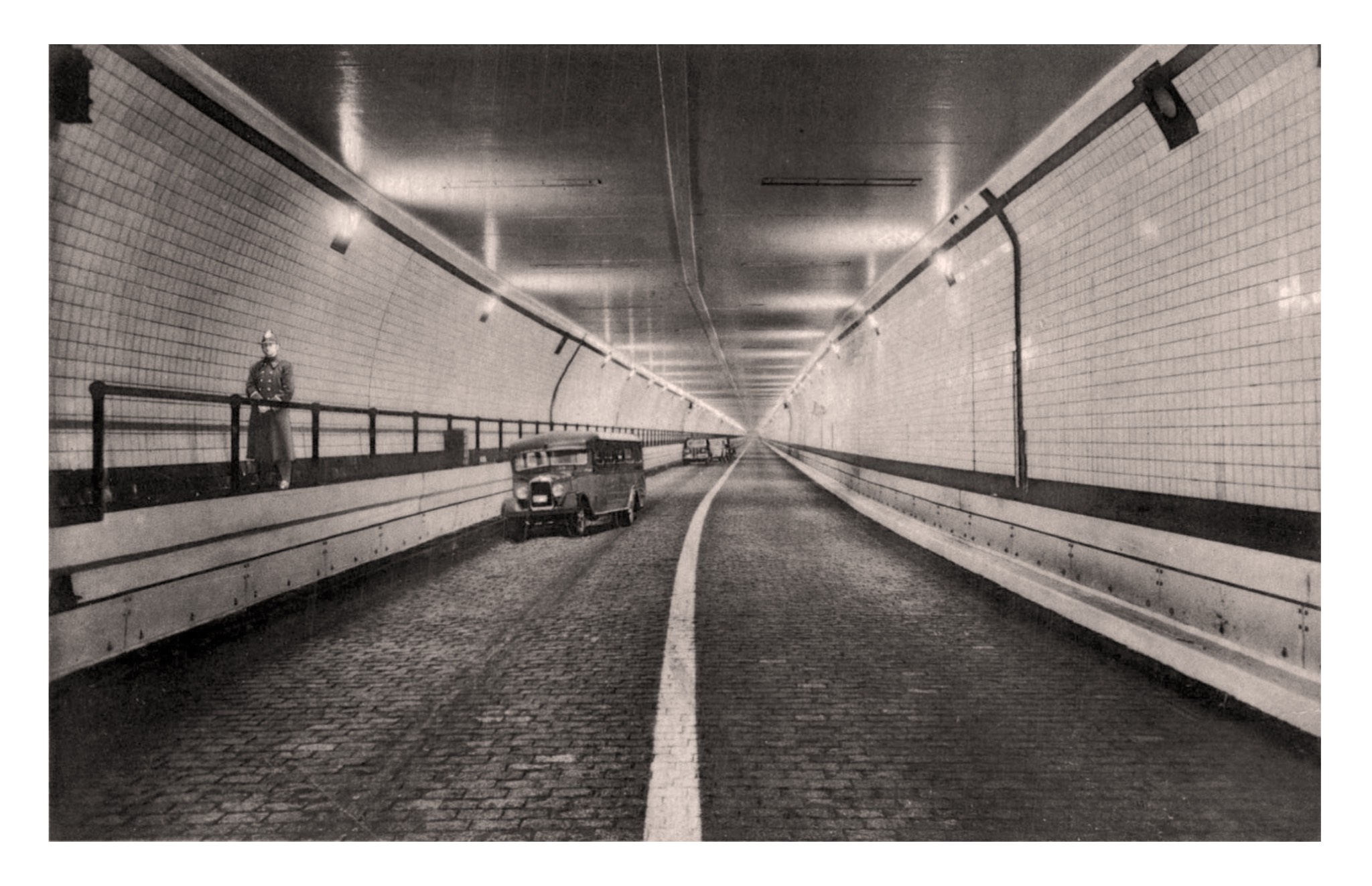 Anvers, tunnel sous l'Escaut.jpg