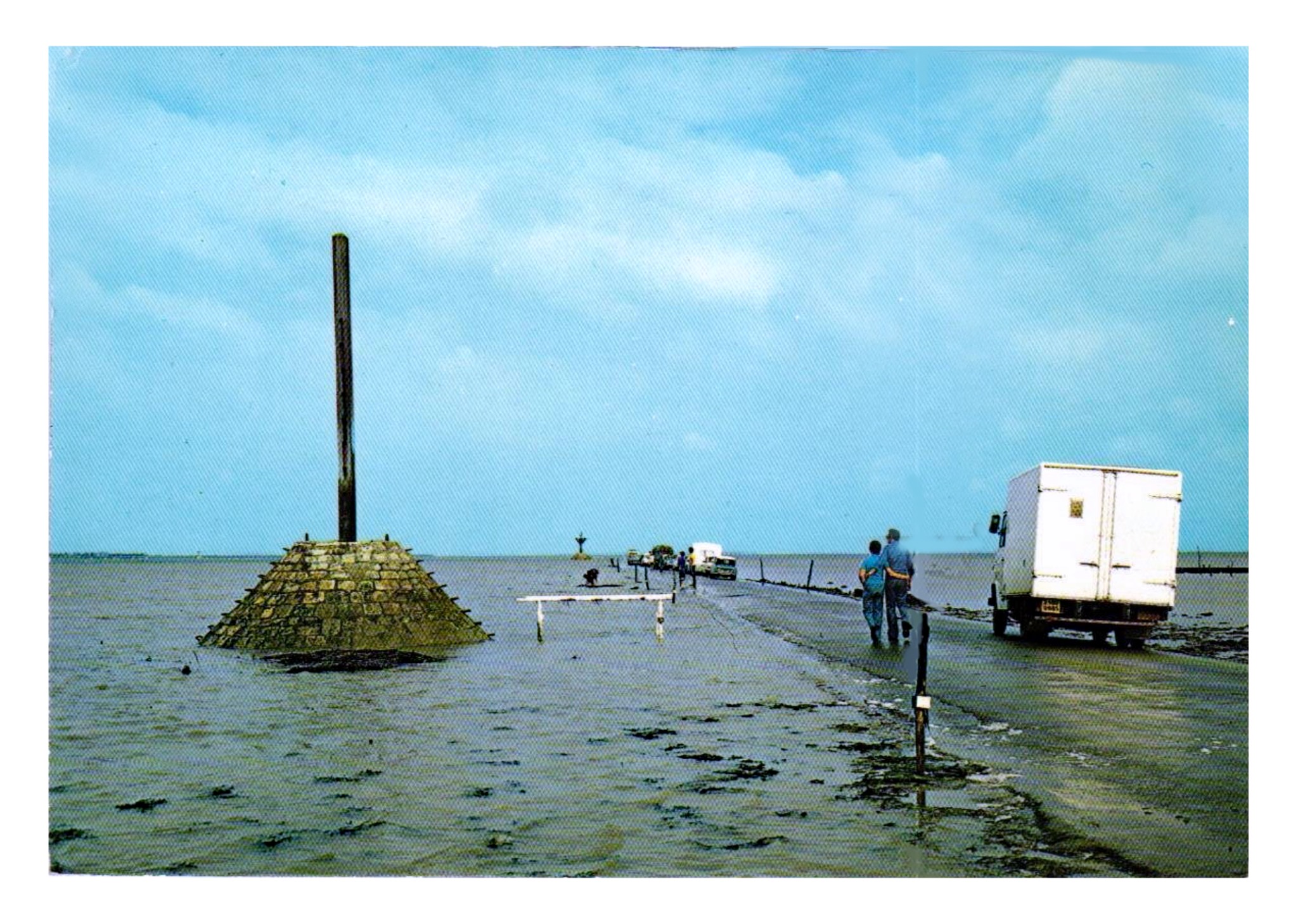 Noirmoutiers, Vendée, le passage de Goix à marée basse.jpg