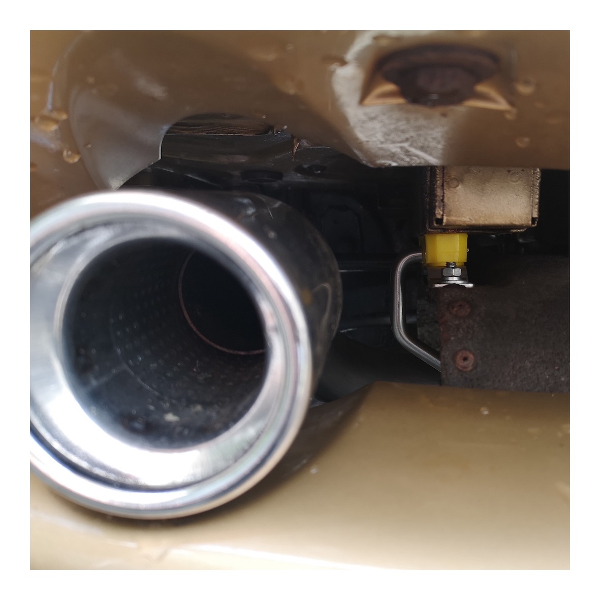MG F échappement & heatshield 2 - copie.jpeg