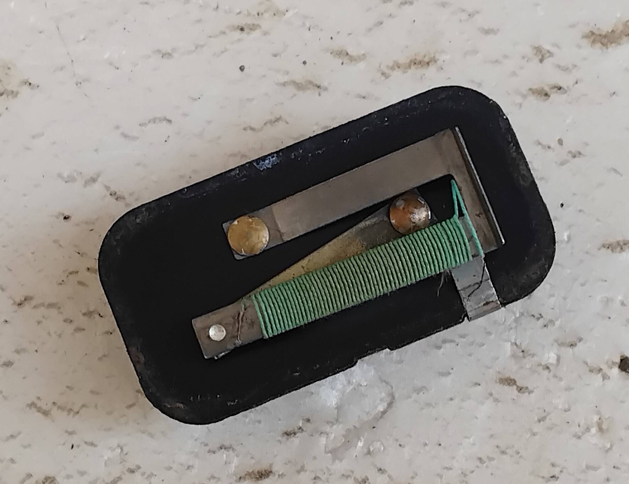 Stabilisateur 10 V_ 1.jpg