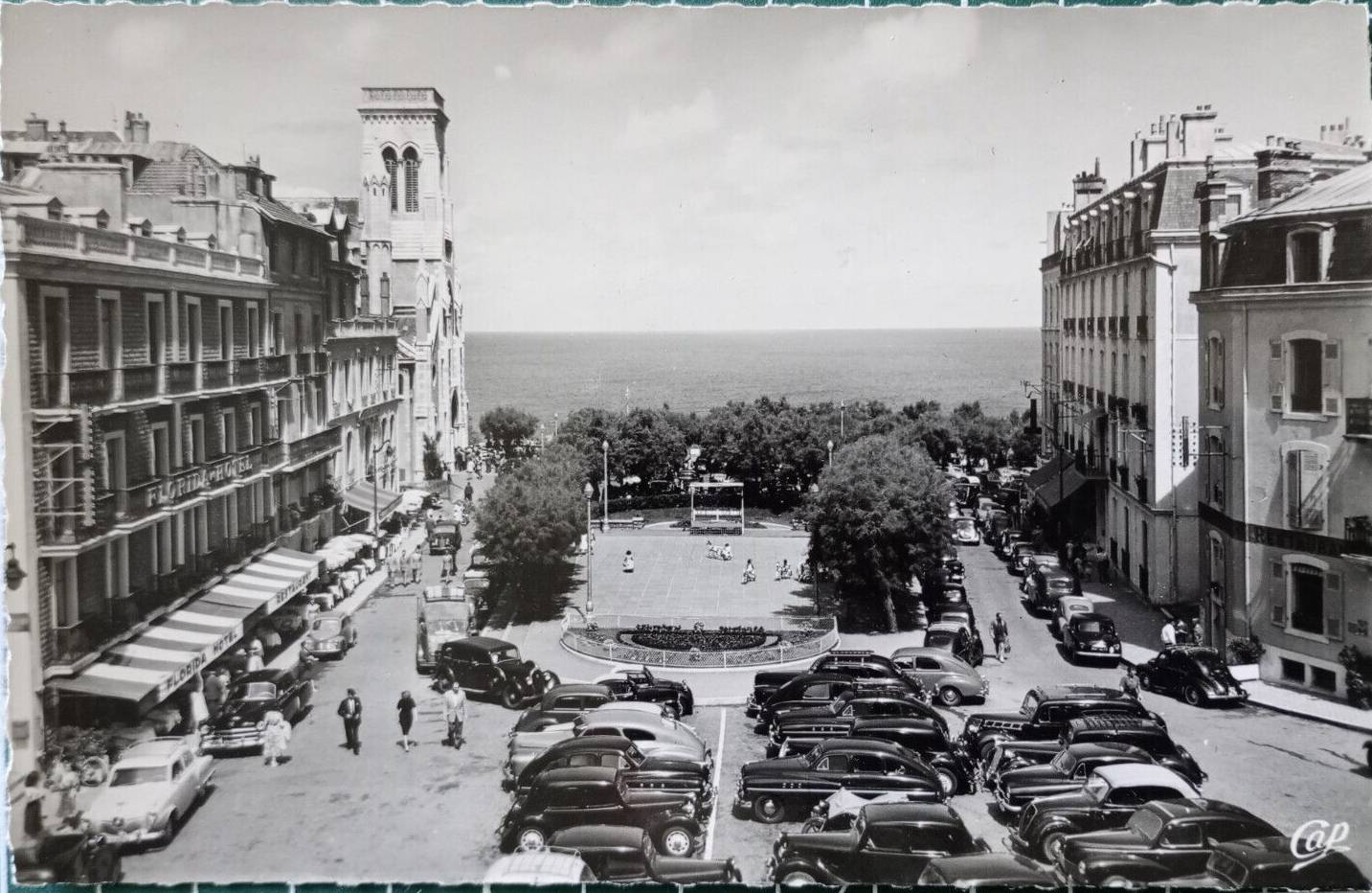 Biarritz pl St Eugénie.jpg