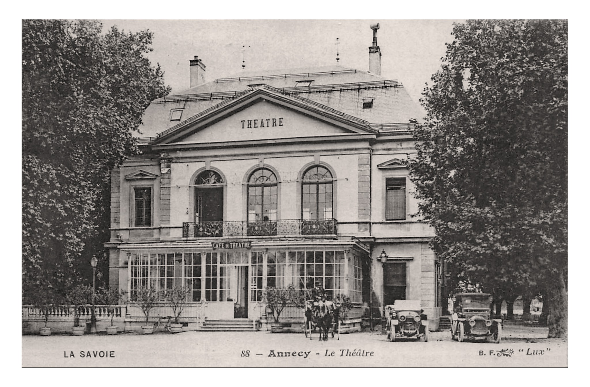 Annecy, Haute Savoie, le Théâtre (BF Lux88).jpg