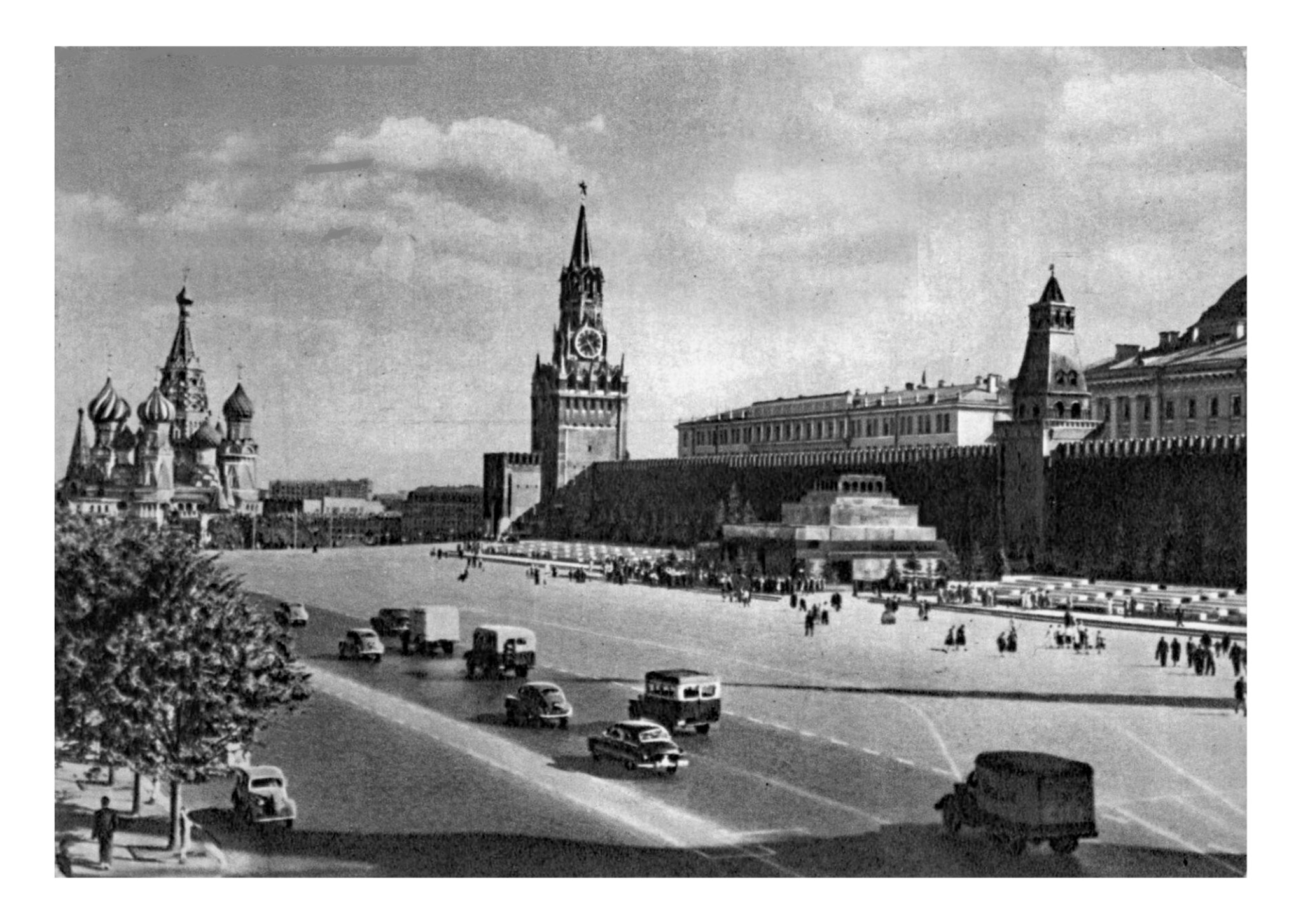 Moscou (URSS) la Place Rouge, presque vide.jpg