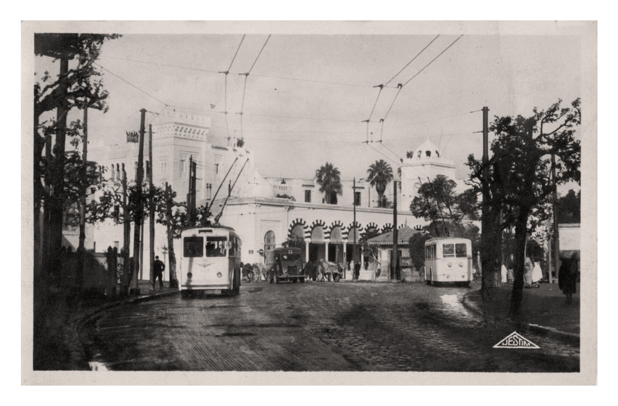 Tunis, Place de la Kasbab (73).jpg