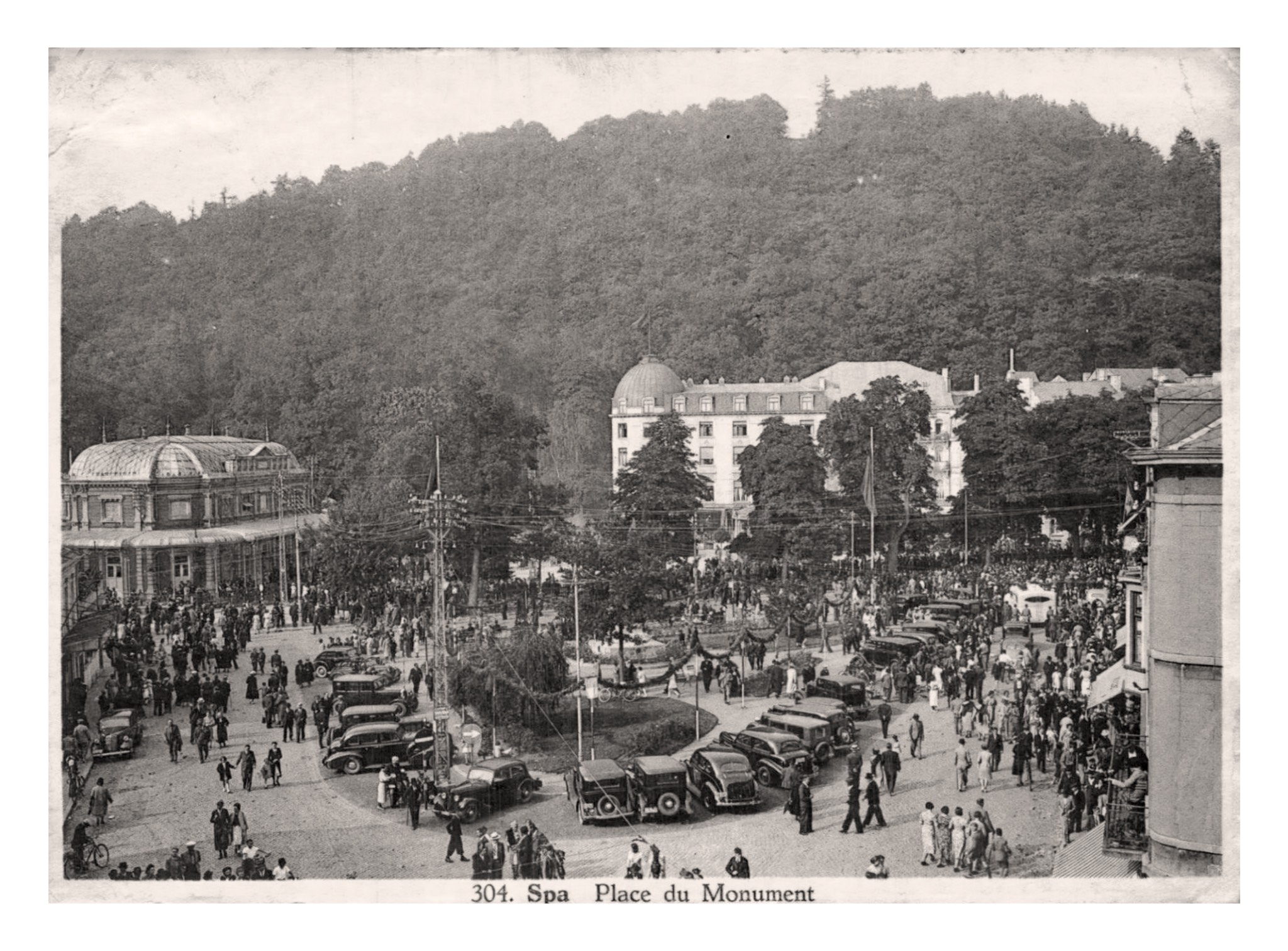 Spa (B) Place du Monument (304).jpg