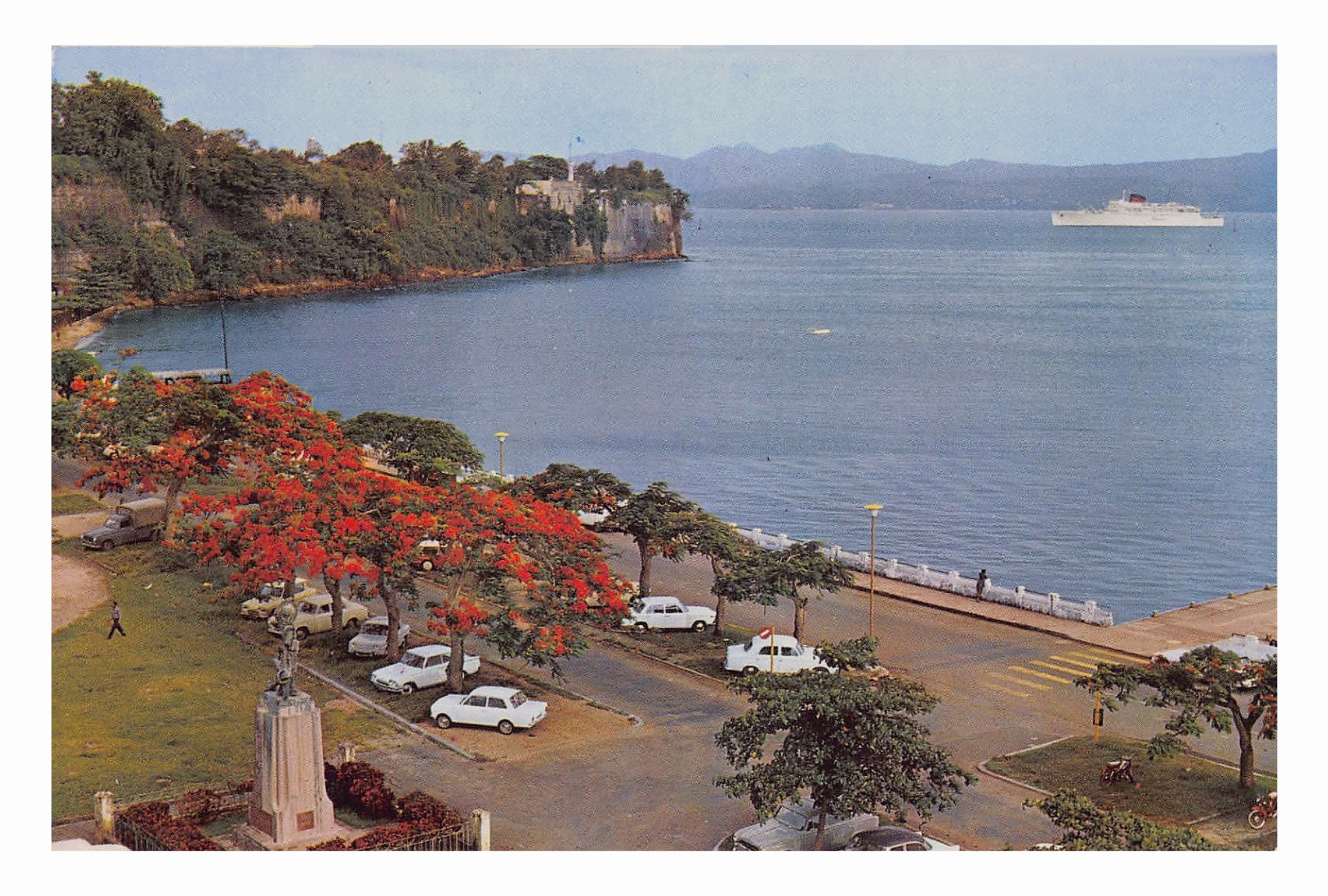 Martinique tout vient à point à pitre.jpg