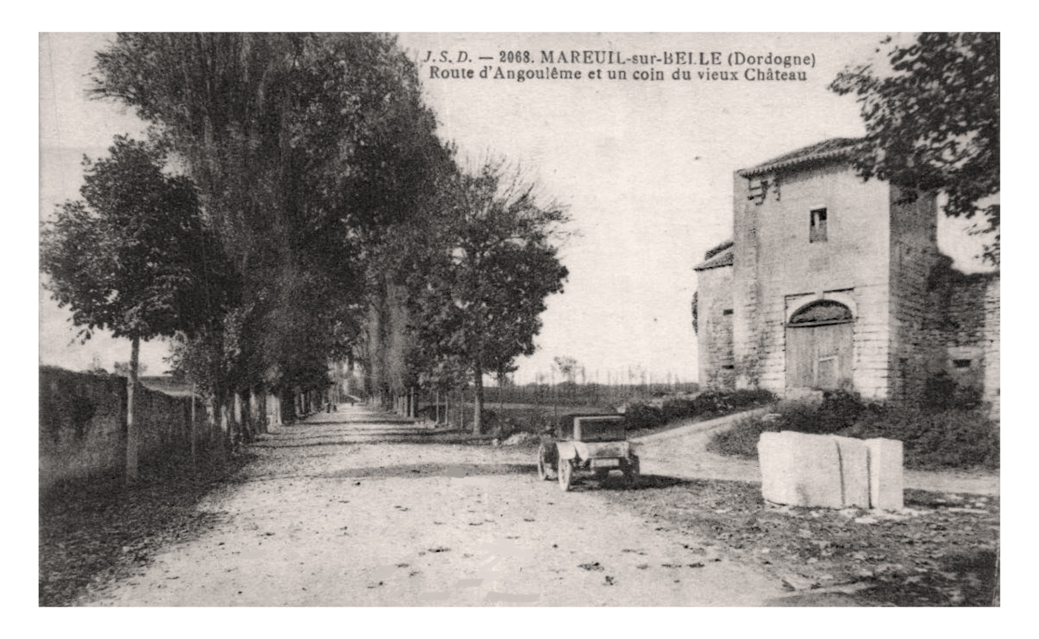 Mareuil sur Belle (Dordogne) route d'Angoulême (JSD 2968).jpg