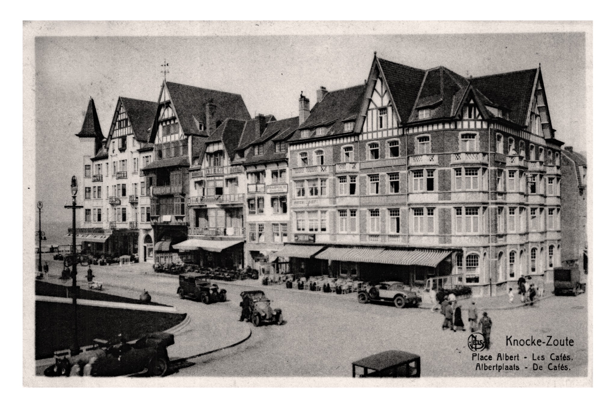 Knokke le Zoute (B) Place Albert (Nels).jpg