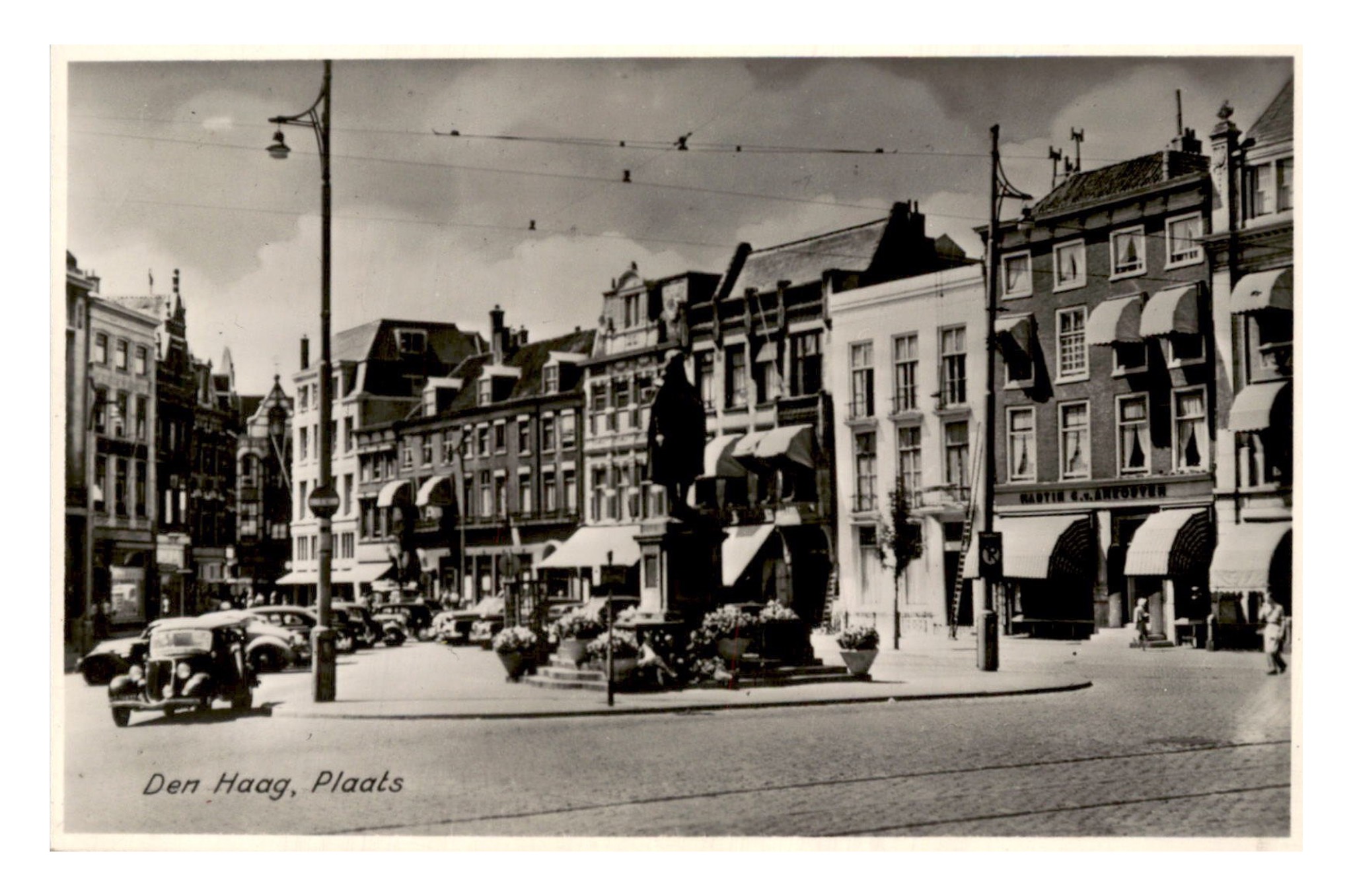 Den Haag, La Haye (NL) Plaats (Takken 5503).jpg