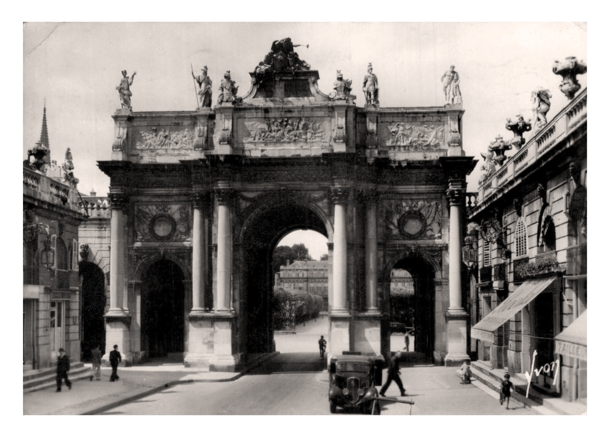 Nancy, Meurthe et Moselle, l'Arc de Tyriomphe (Yvon) 1001.jpg