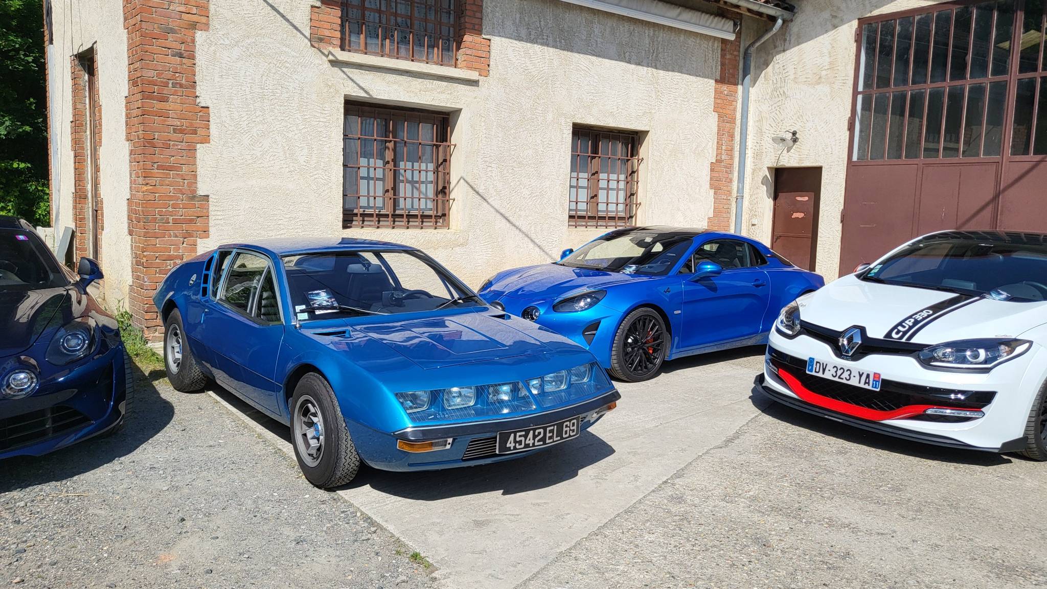 Une A310 4cyl, probablement pas la plus performante, mais la rangée de phares la rend exceptionnelle !!!