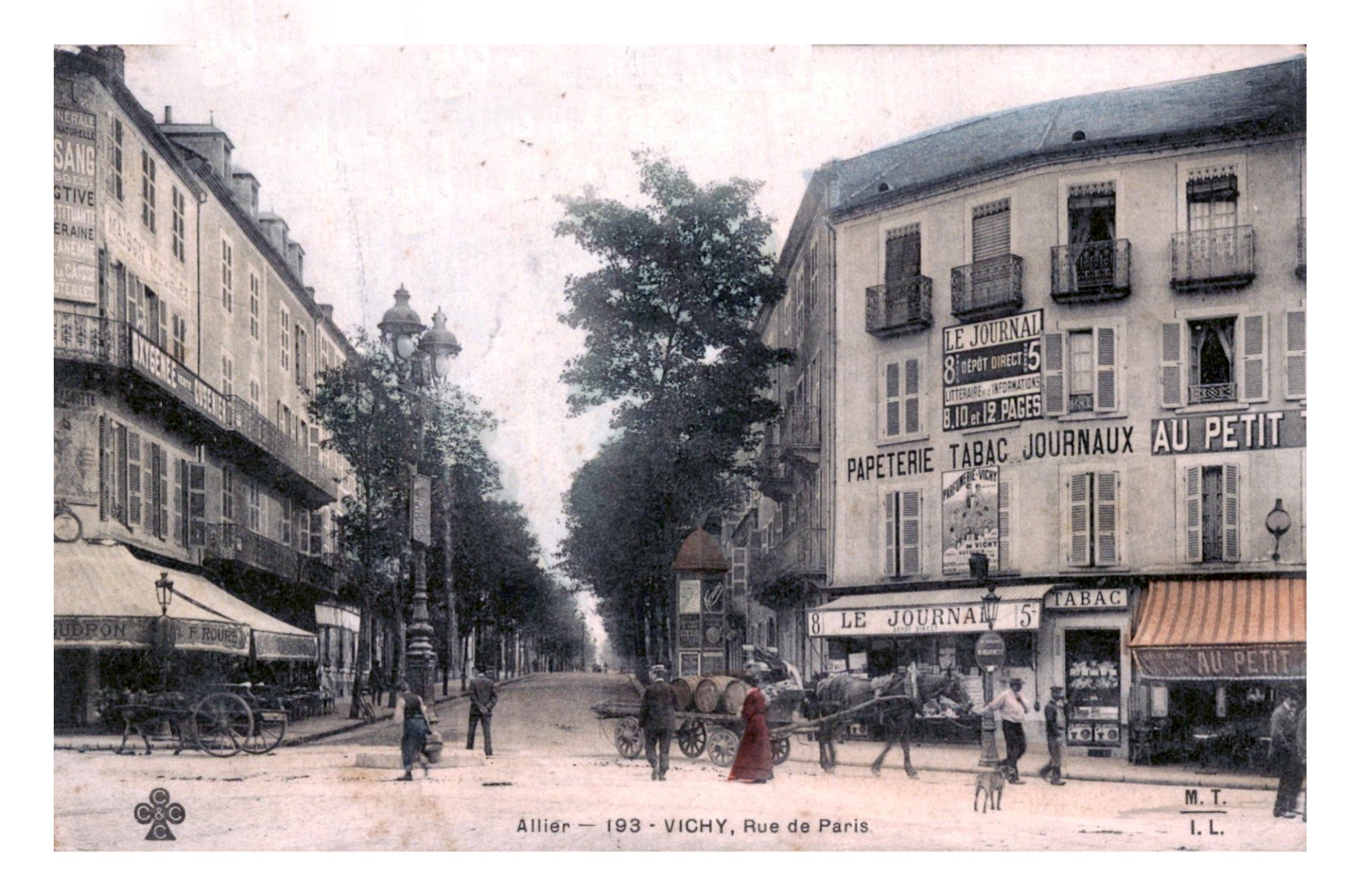 Vichy, Allier, Rue de Paris (CAP 193).jpg