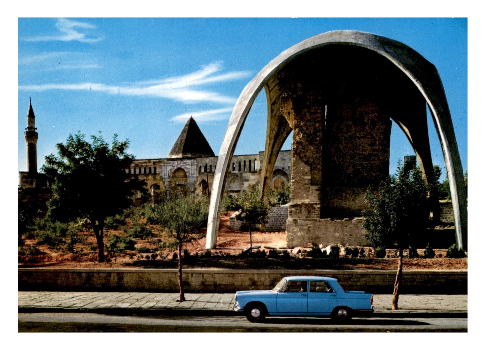 Gez Dünyayi Gör Konyayi (T) le Kiosque d'Alladin (509).jpg