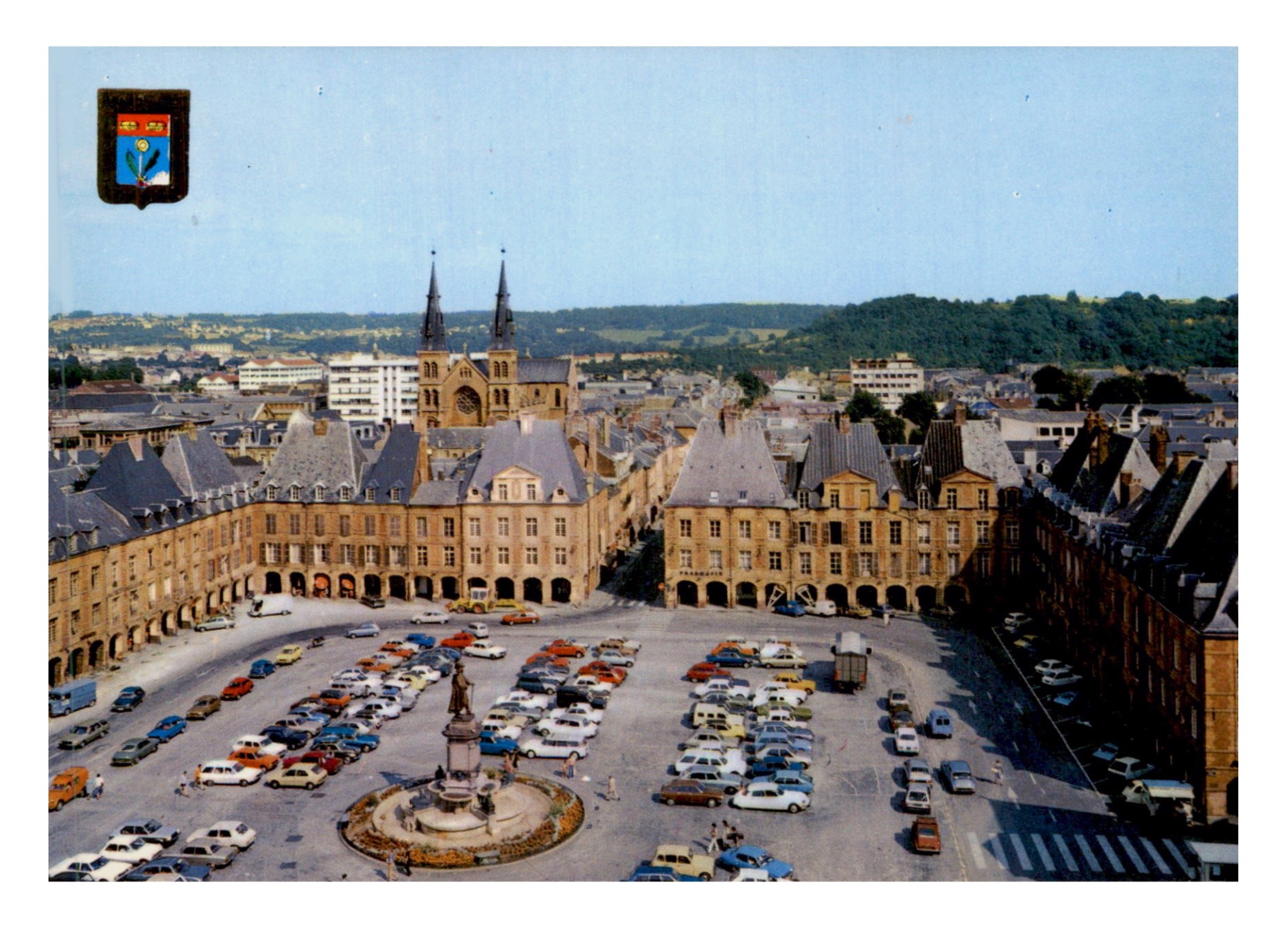 Charlesville Mézières, la Place Ducale.jpg