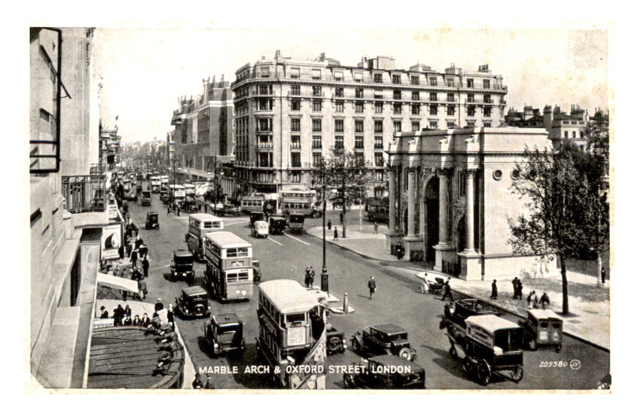 London (UK) Marble Arch @ Oxford Street 209380.jpg