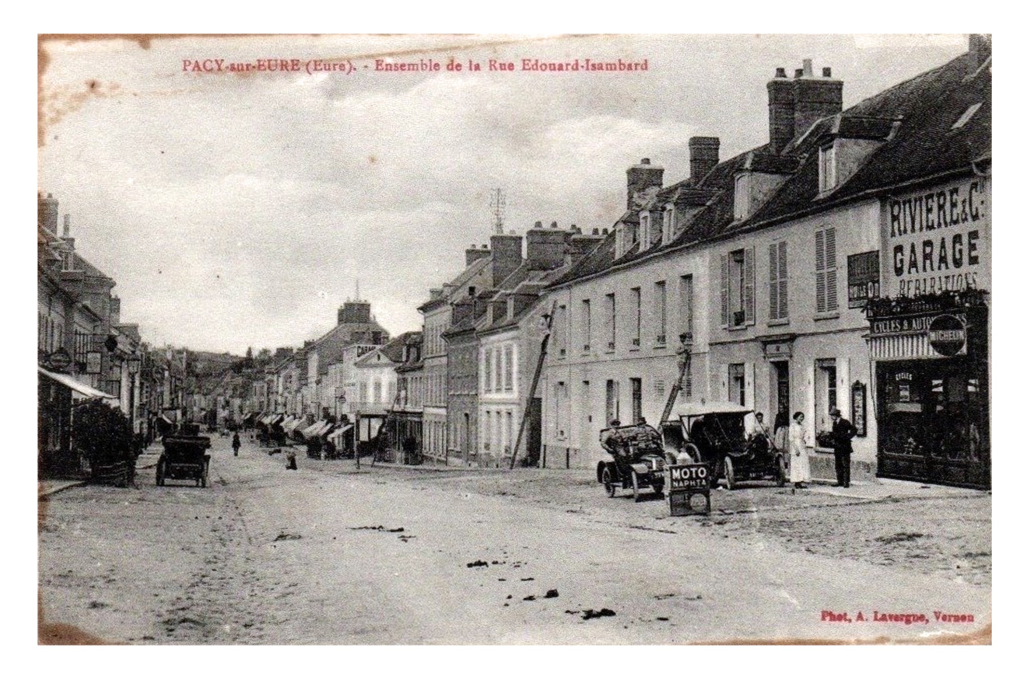 Pacy sur Eure (Eure) rue Edouard Isambard.jpg
