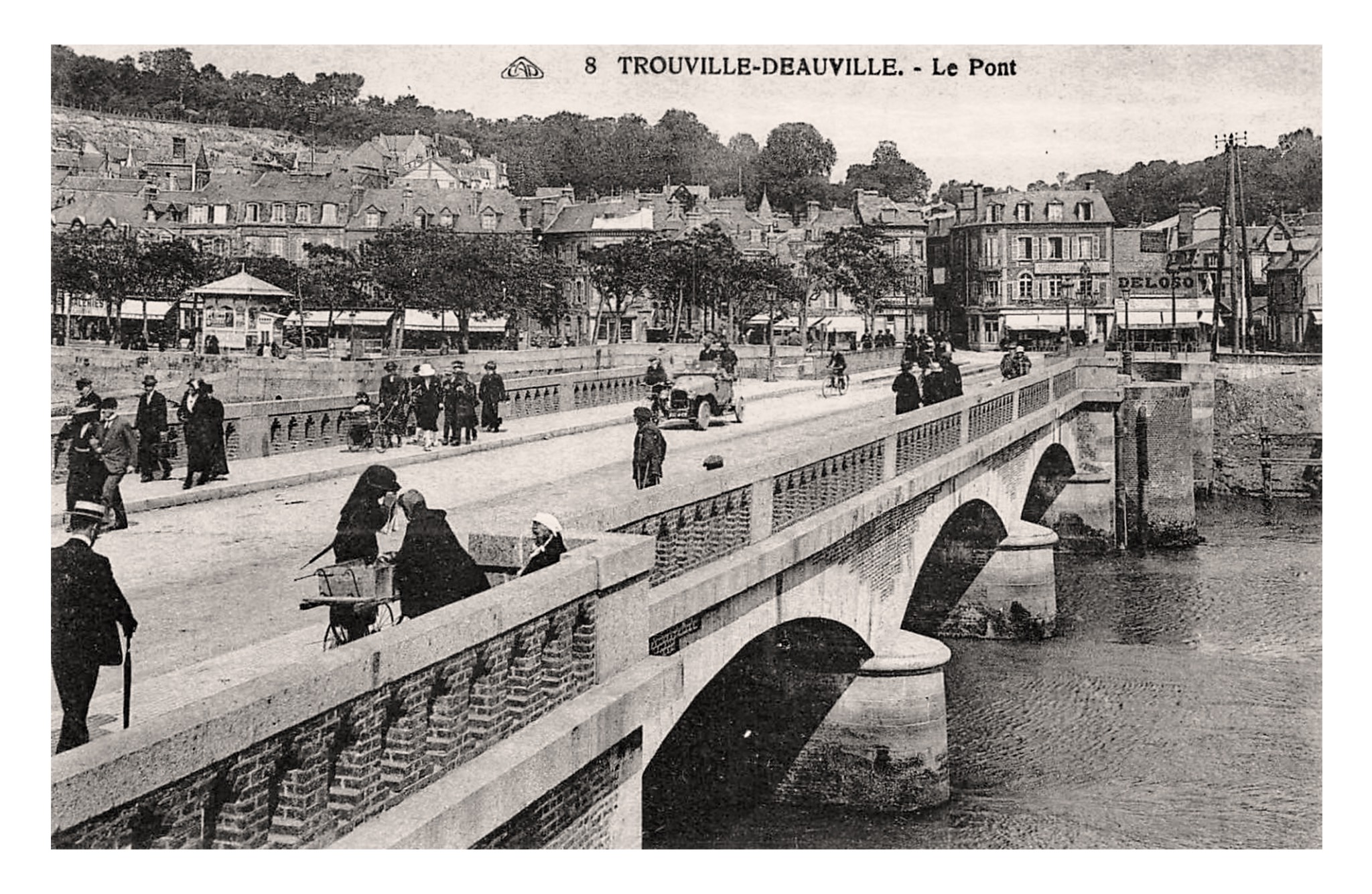 Trouville Deauville, Calvados, , le Pont (CAP 8).jpg